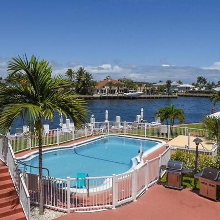 Studio Intracoastal Views! 5 Min Walk To The Beach Villa Pompano Beach Bagian luar foto