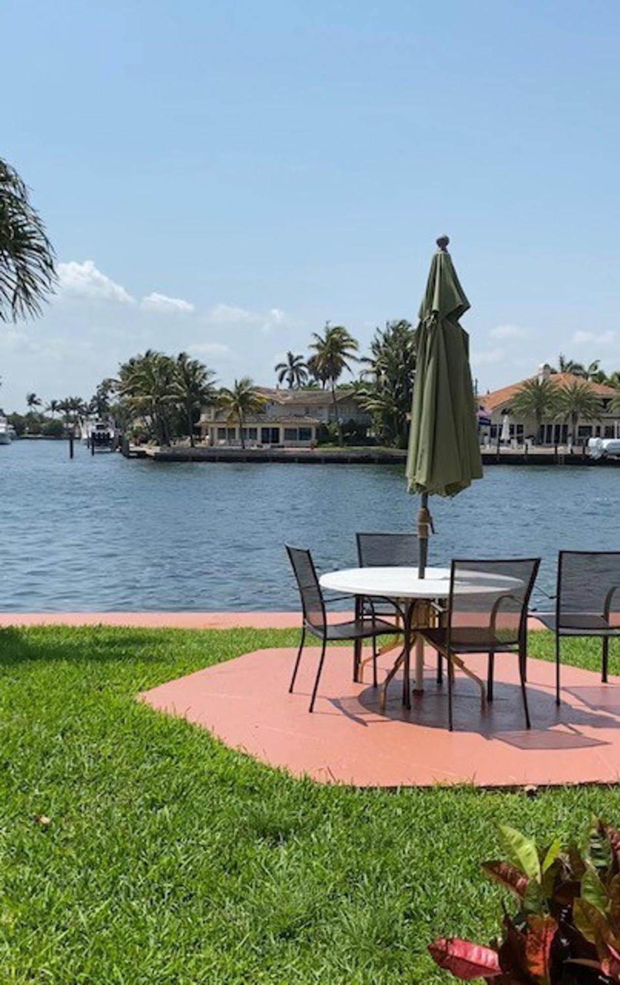 Studio Intracoastal Views! 5 Min Walk To The Beach Villa Pompano Beach Bagian luar foto