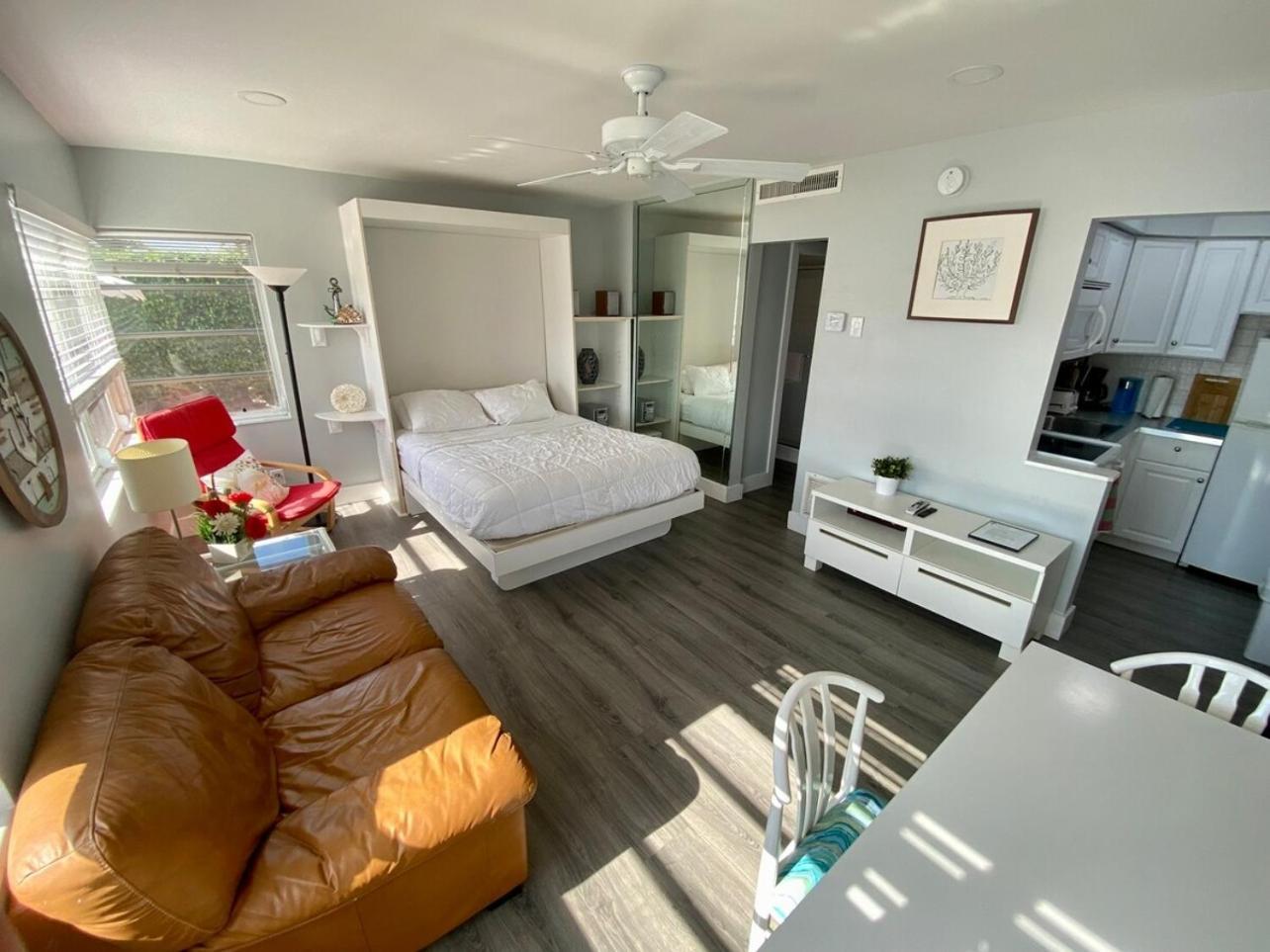Studio Intracoastal Views! 5 Min Walk To The Beach Villa Pompano Beach Bagian luar foto